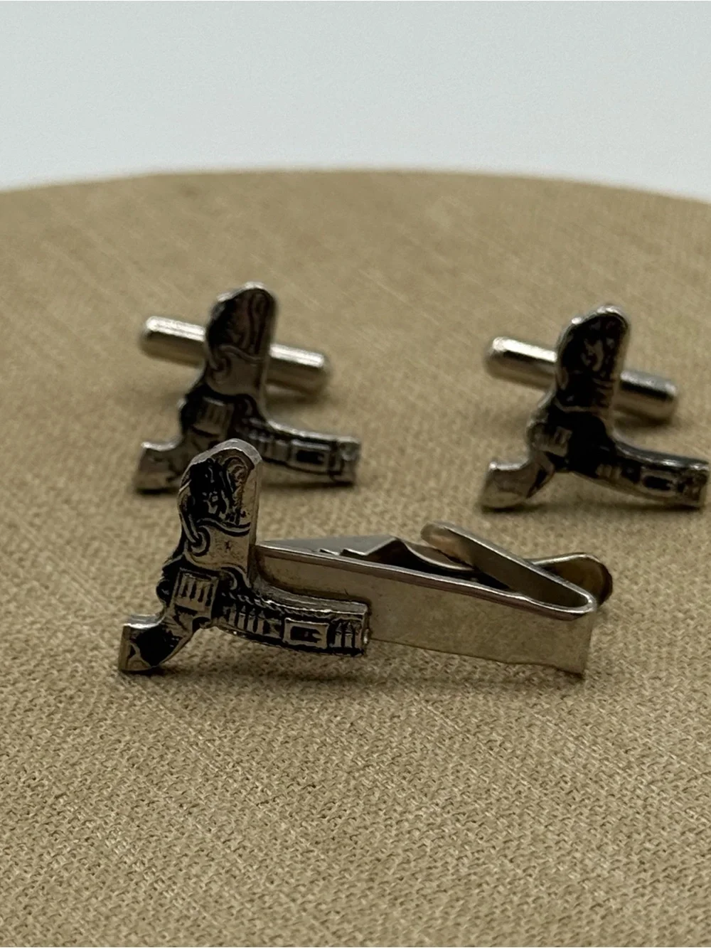 Men’s gun Cufflink and Tie Clip Set - Silver